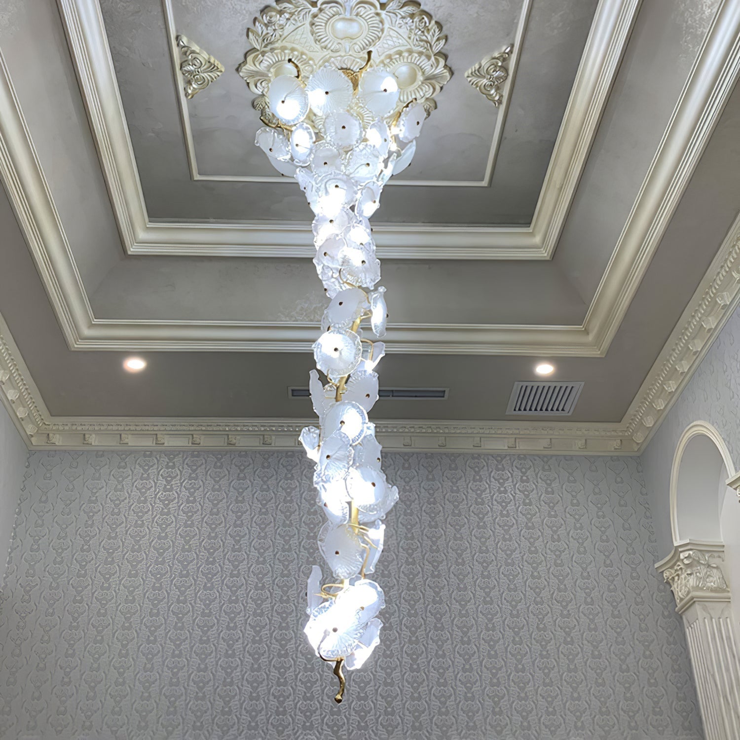 Nenufar Water Lily Chandelier - Nuvé