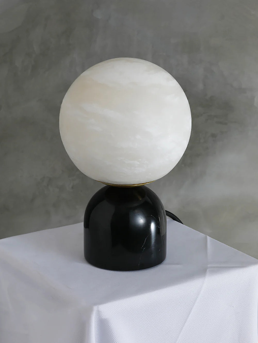 Nordic Bedside Alabaster Table Lamp - Nuvé