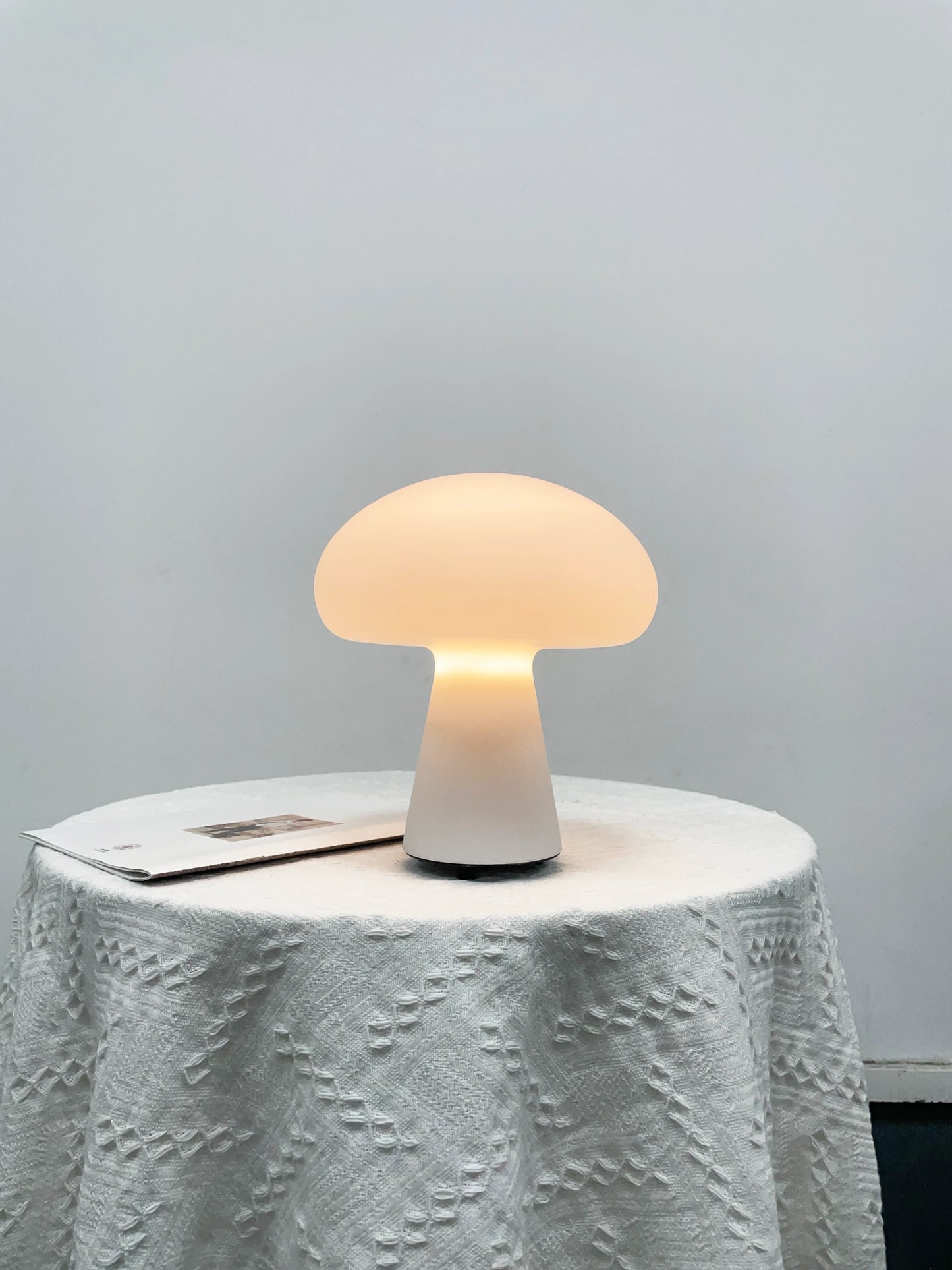 Frosted Glass Obello Table Lamp - Nuvé