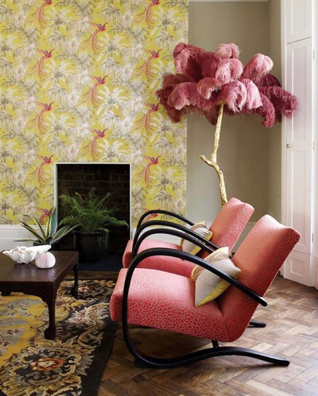 Ostrich Feather Floor Lamp - Nuvé