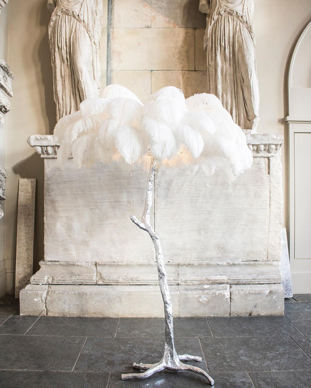 Ostrich Feather Floor Lamp - Nuvé