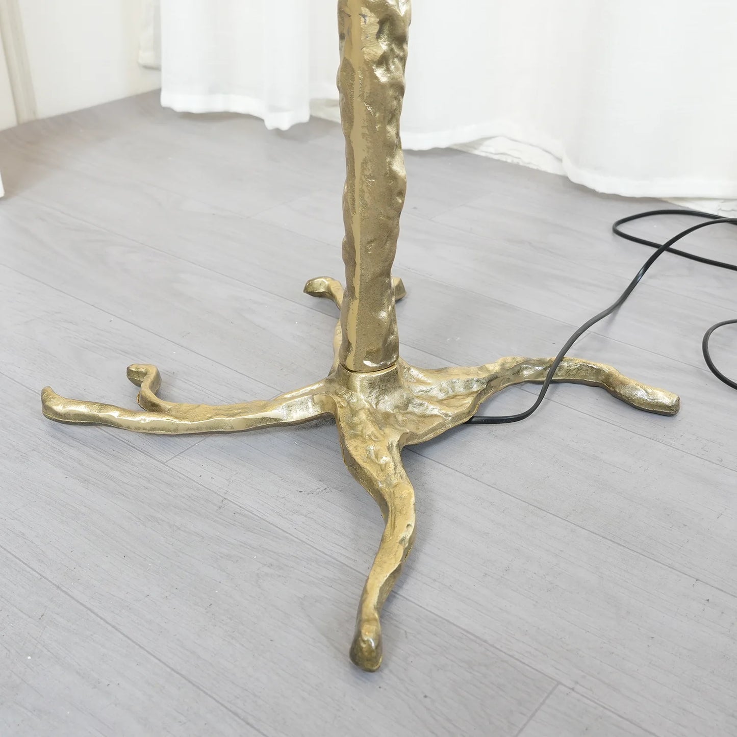Ostrich Feather Floor Lamp - Nuvé