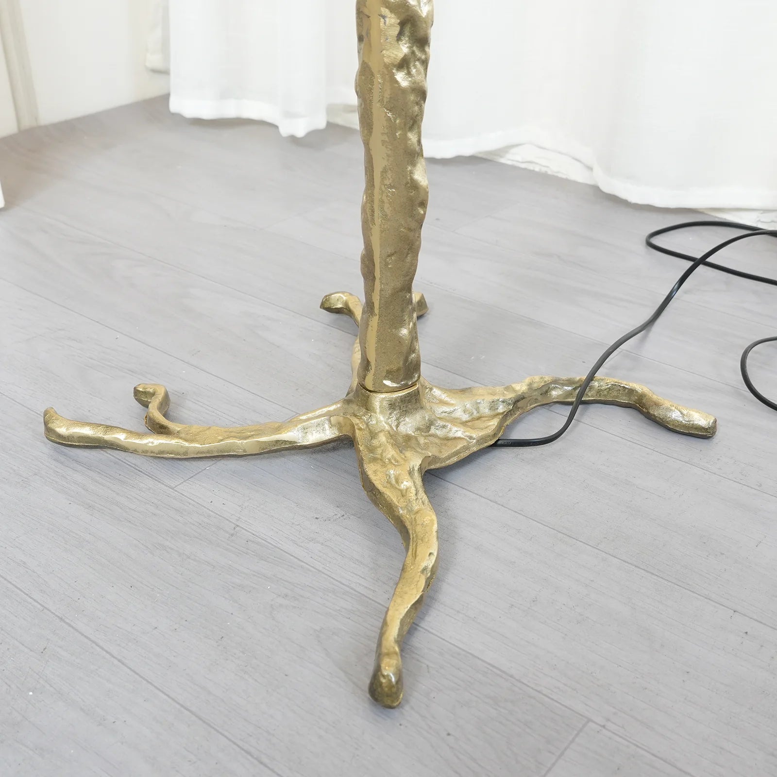 Ostrich Feather Floor Lamp - Nuvé