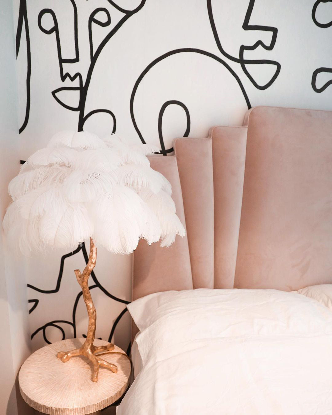 Ostrich Feather Table Lamp - Nuvé