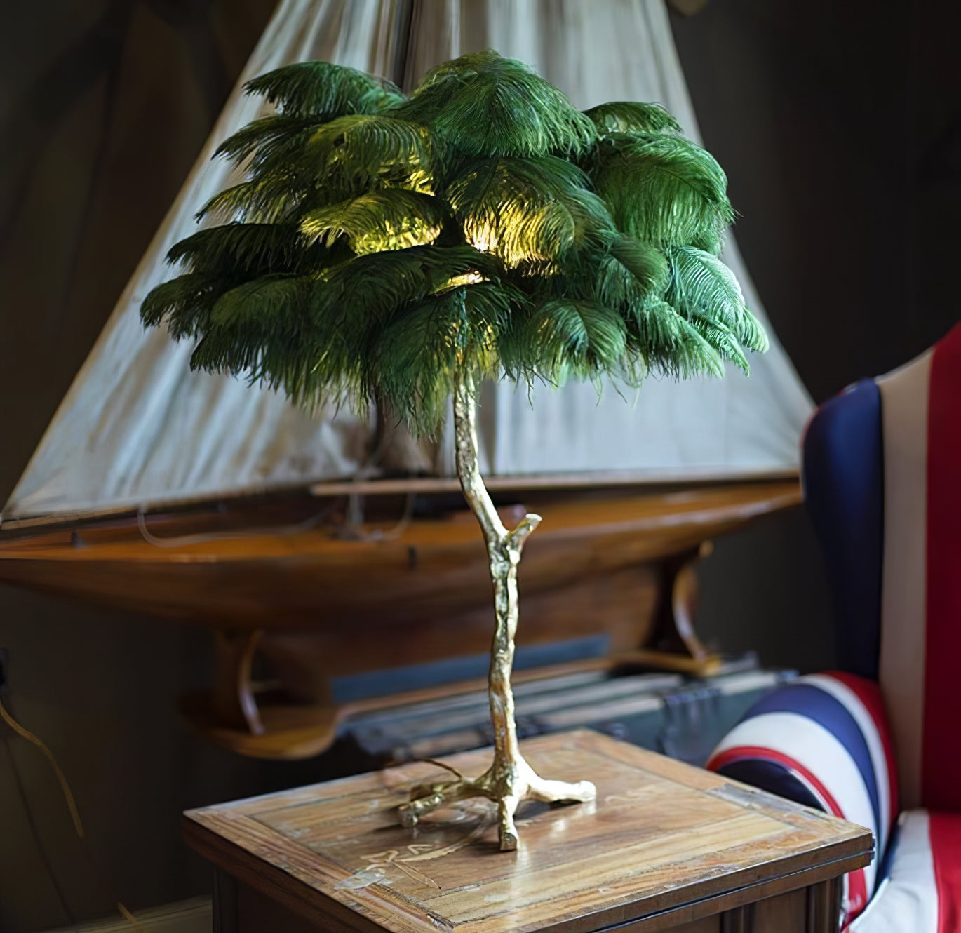 Ostrich Feather Table Lamp - Nuvé