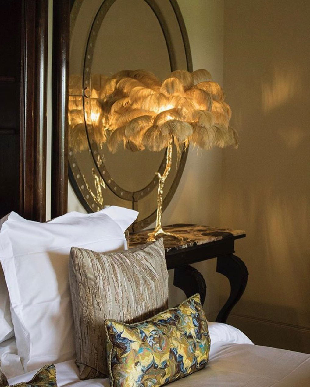 Ostrich Feather Table Lamp - Nuvé