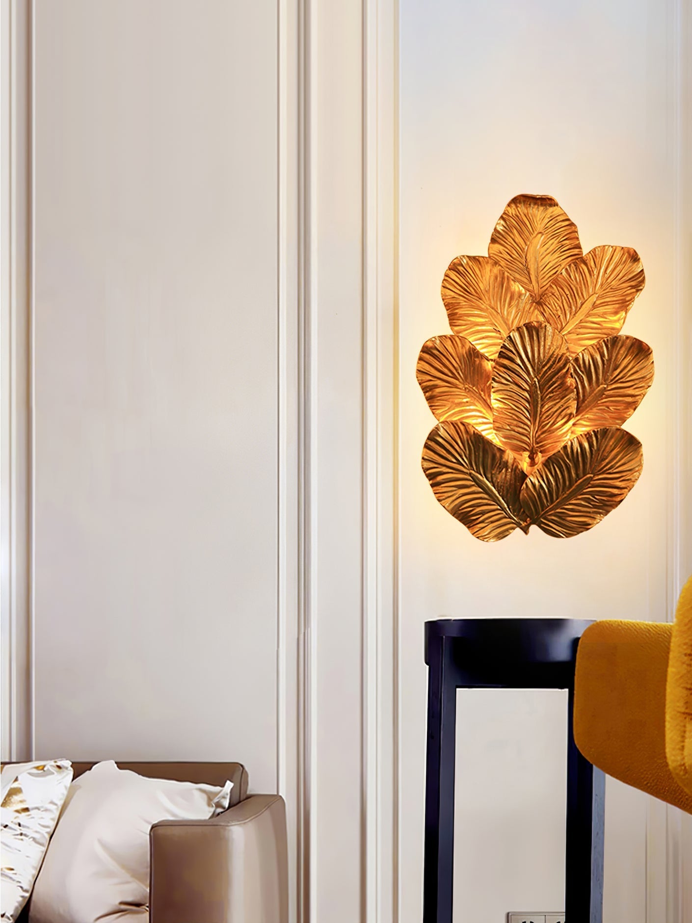 Pathleaf Heap Wall Lamp - Nuvé