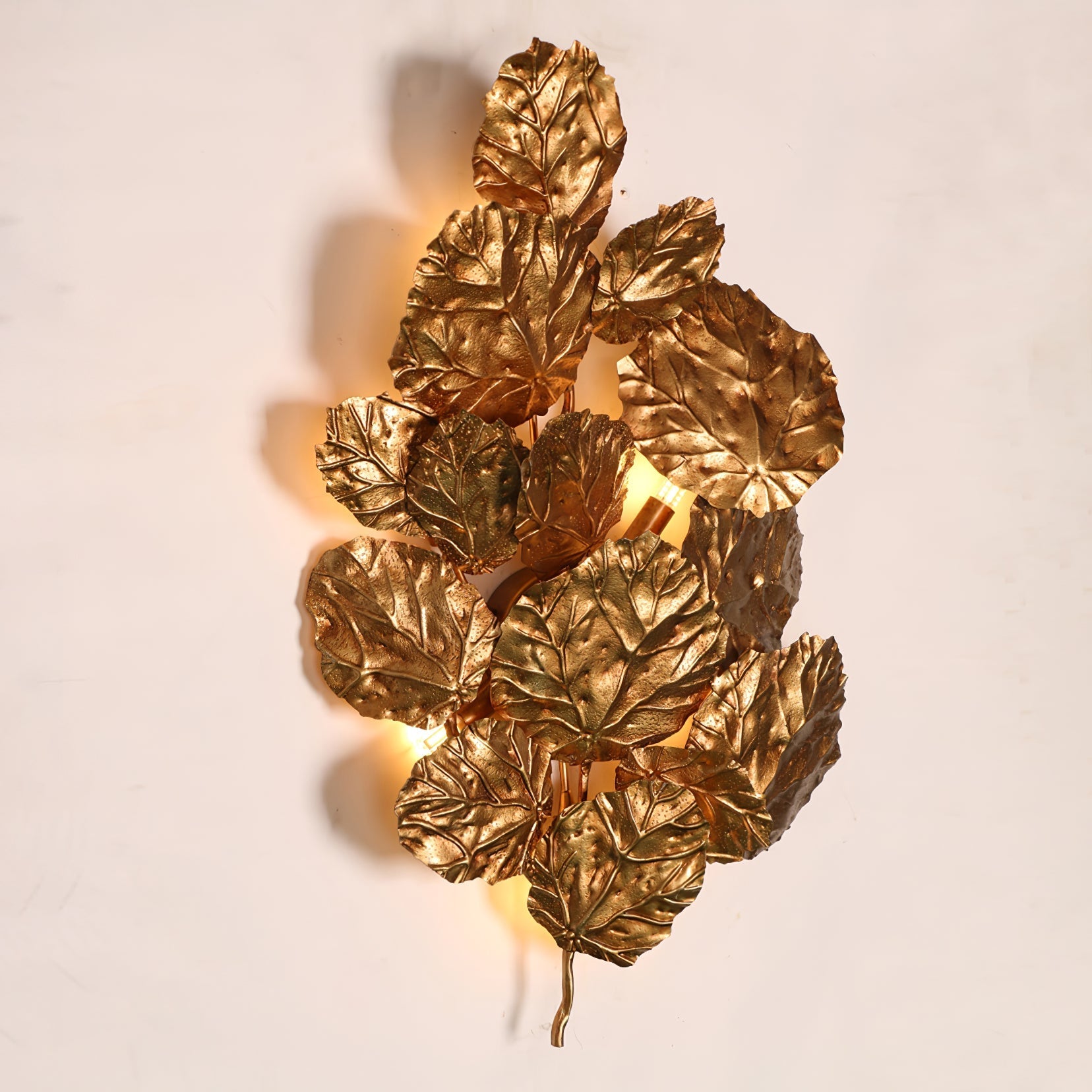 Pathleaf Heap Wall Lamp - Nuvé