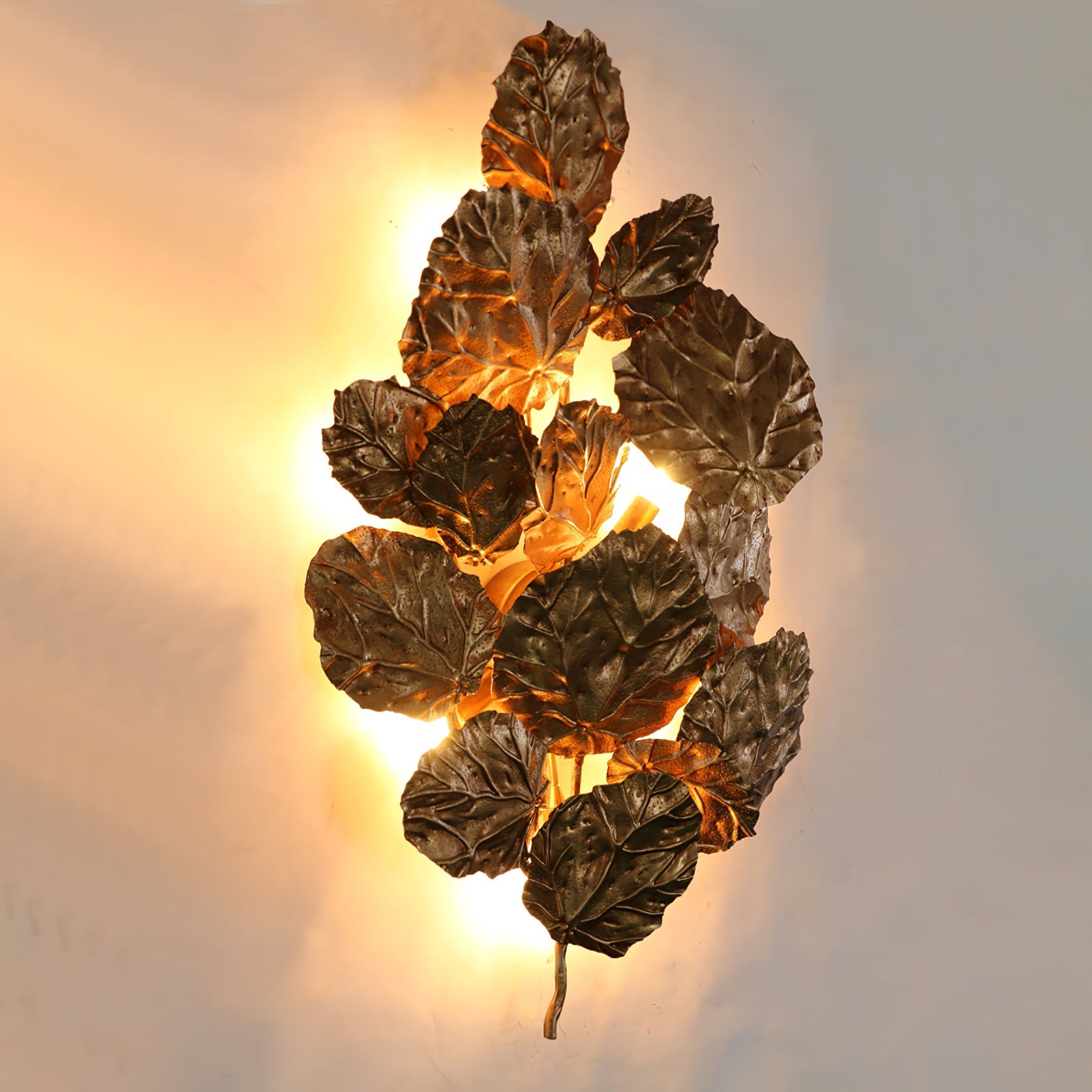 Pathleaf Heap Wall Lamp - Nuvé