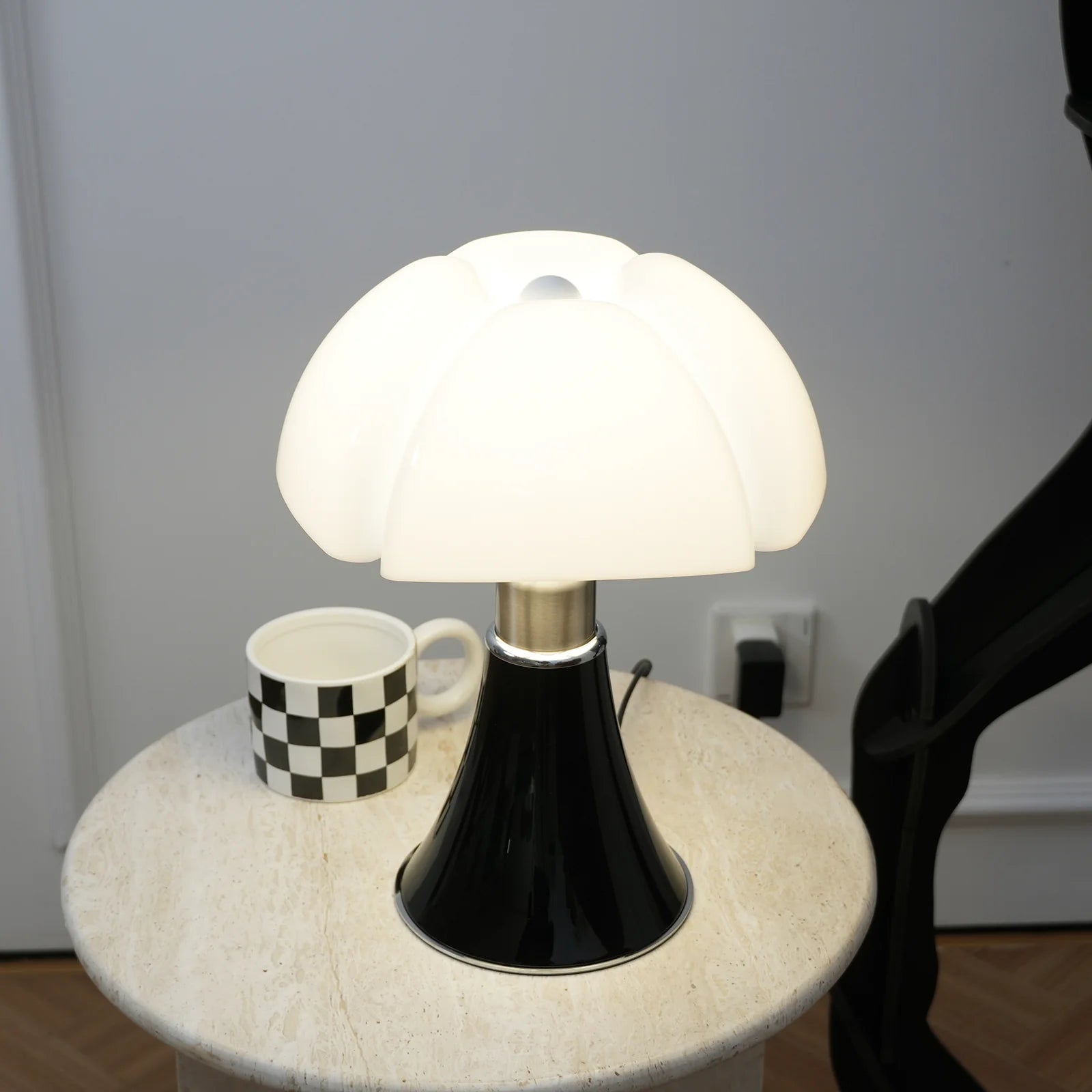 Pipistrello Acrylic Table Lamp - Nuvé