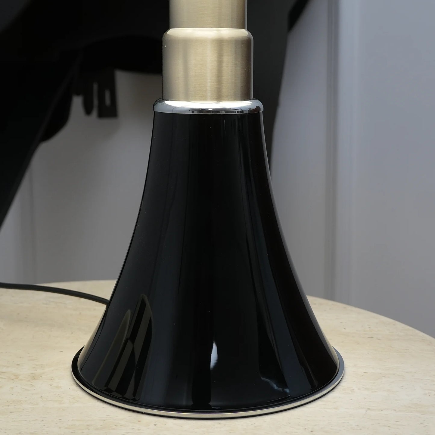 Pipistrello Acrylic Table Lamp - Nuvé
