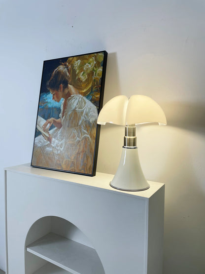 Pipistrello Acrylic Table Lamp - Nuvé