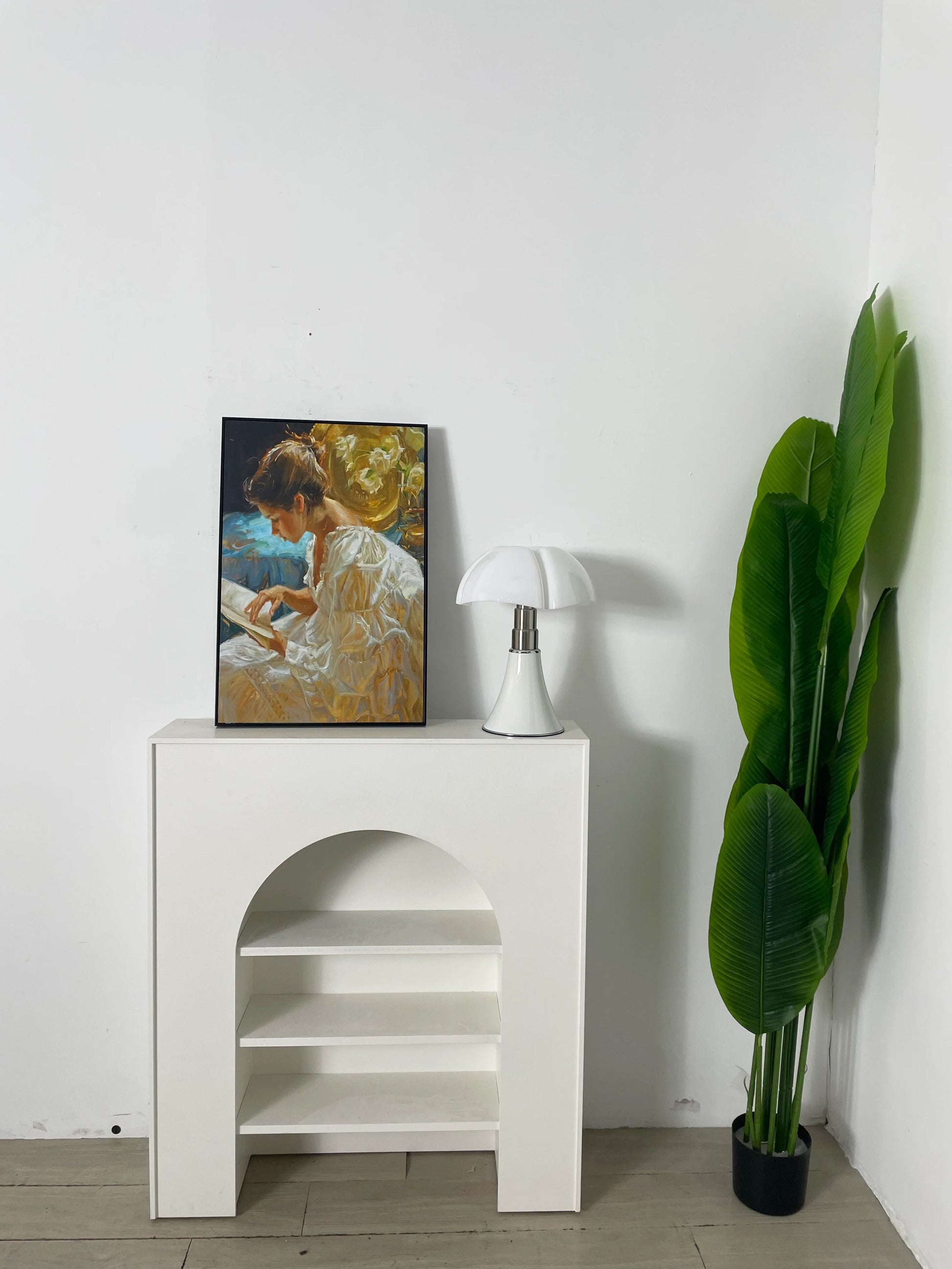Pipistrello Acrylic Table Lamp - Nuvé