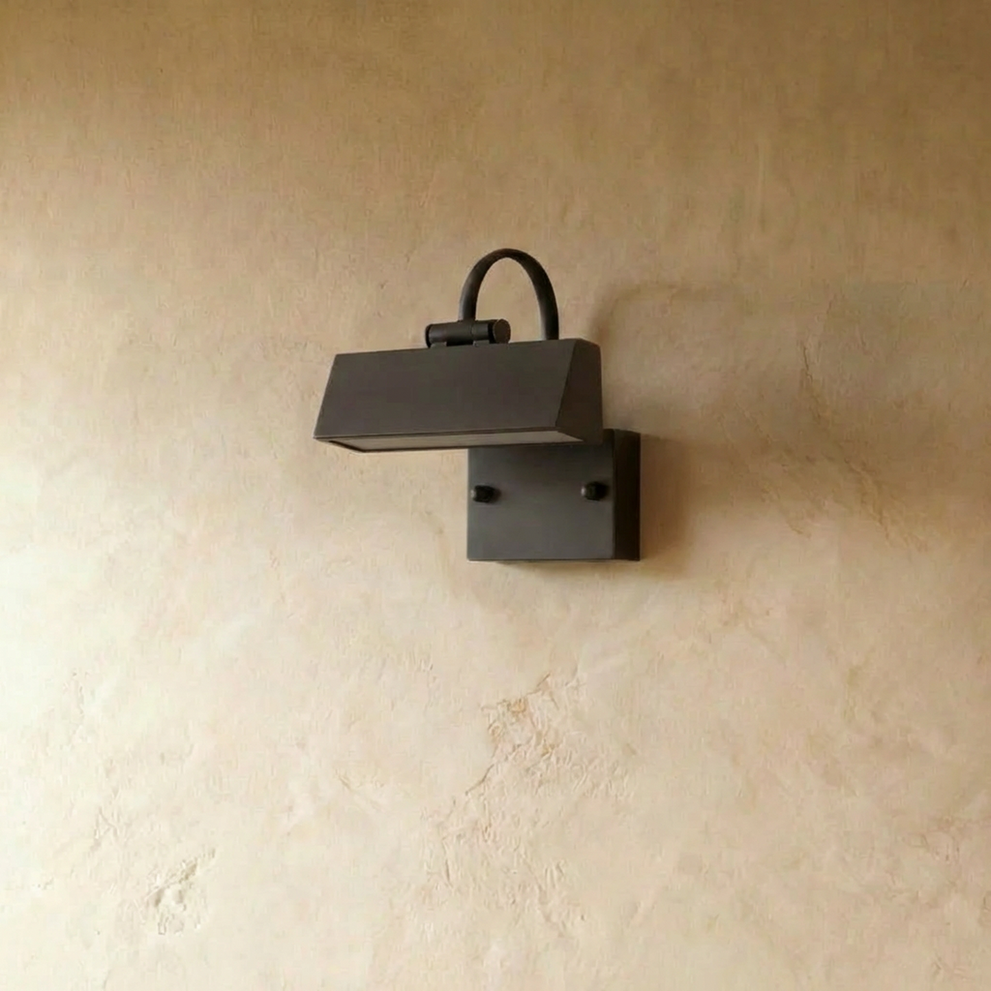 Mayim Outdoor Wall Lamp