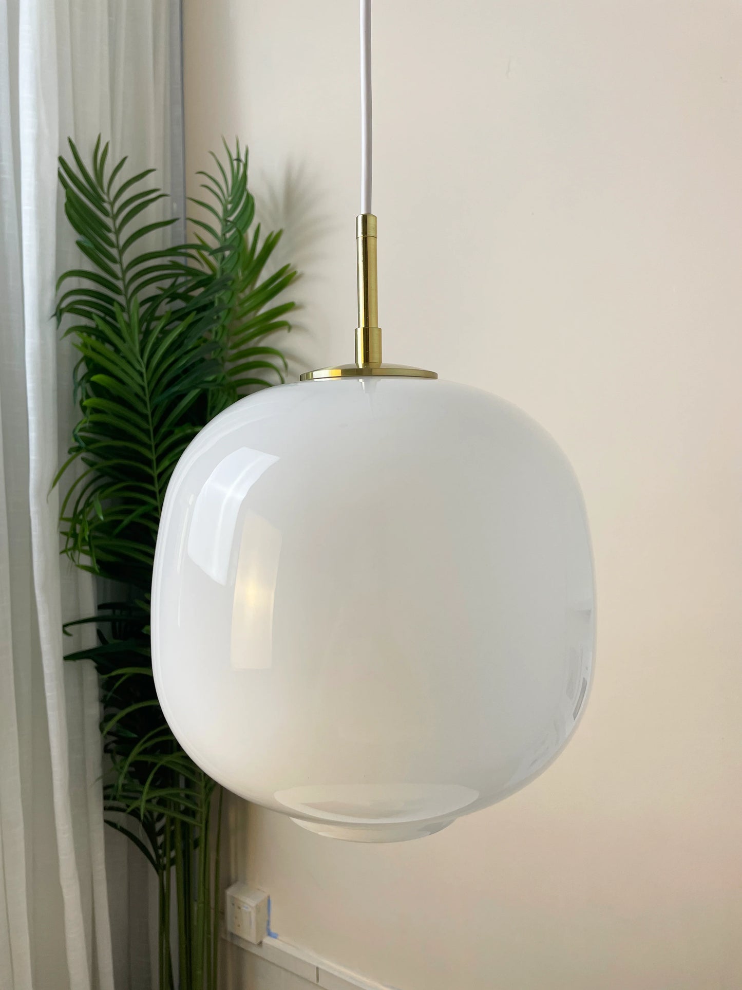 Radiohus Glass Pendant Lamp - Nuvé