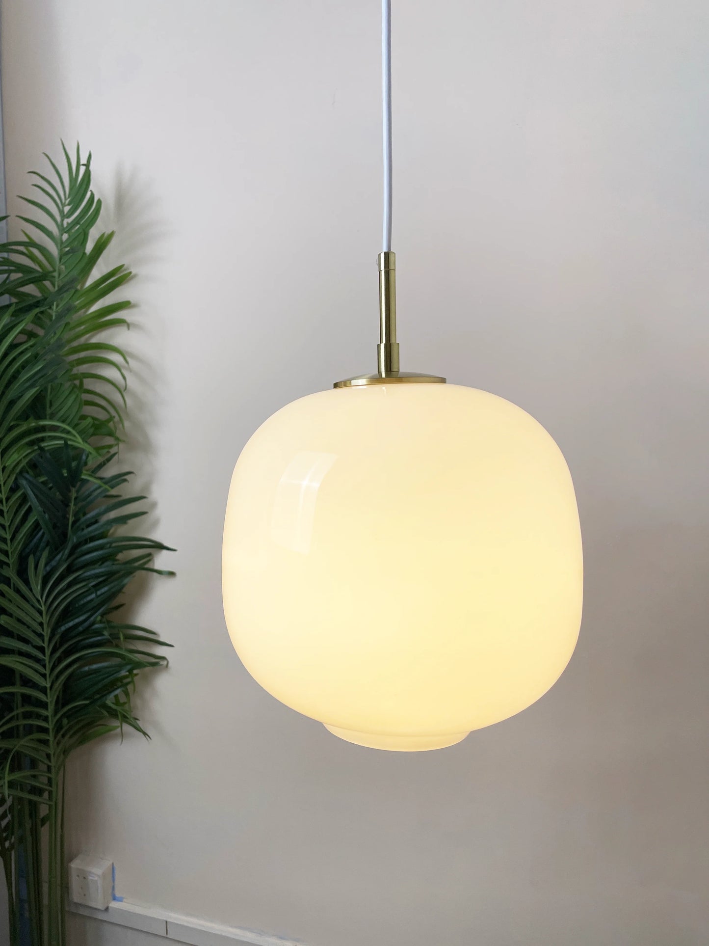 Radiohus Glass Pendant Lamp - Nuvé