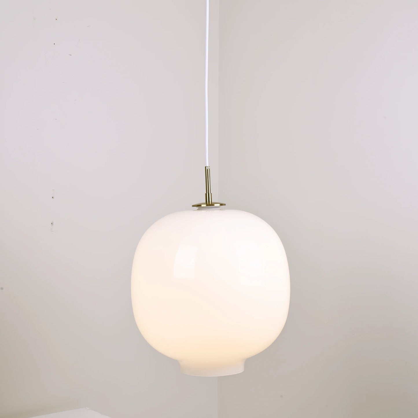 Radiohus Glass Pendant Lamp - Nuvé