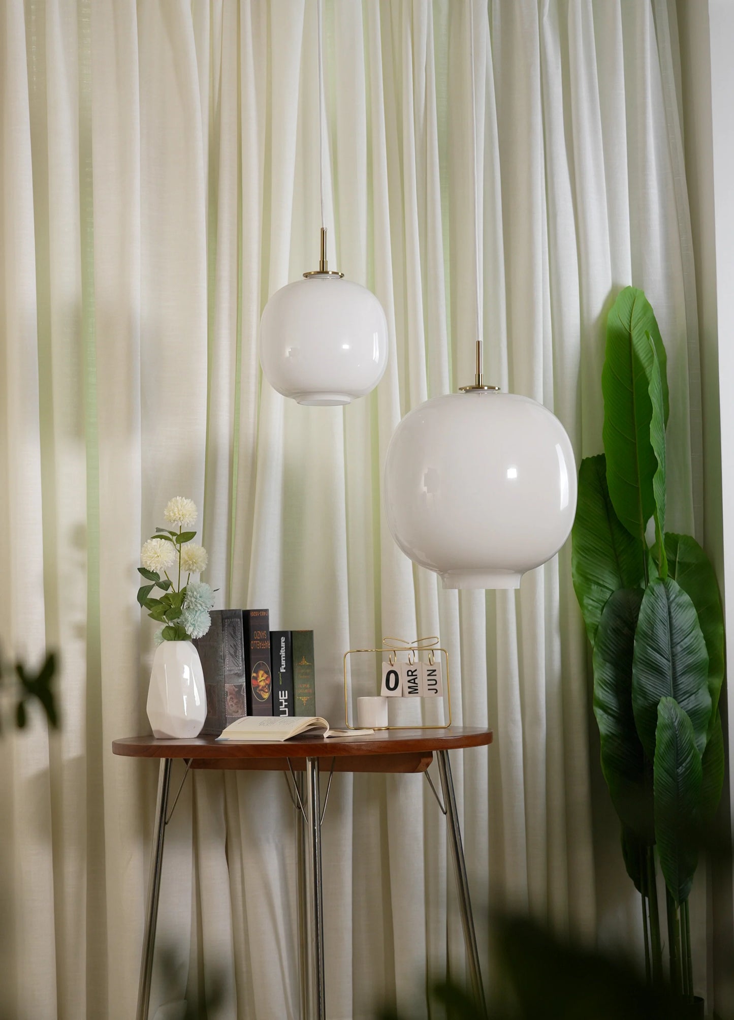 Radiohus Glass Pendant Lamp - Nuvé