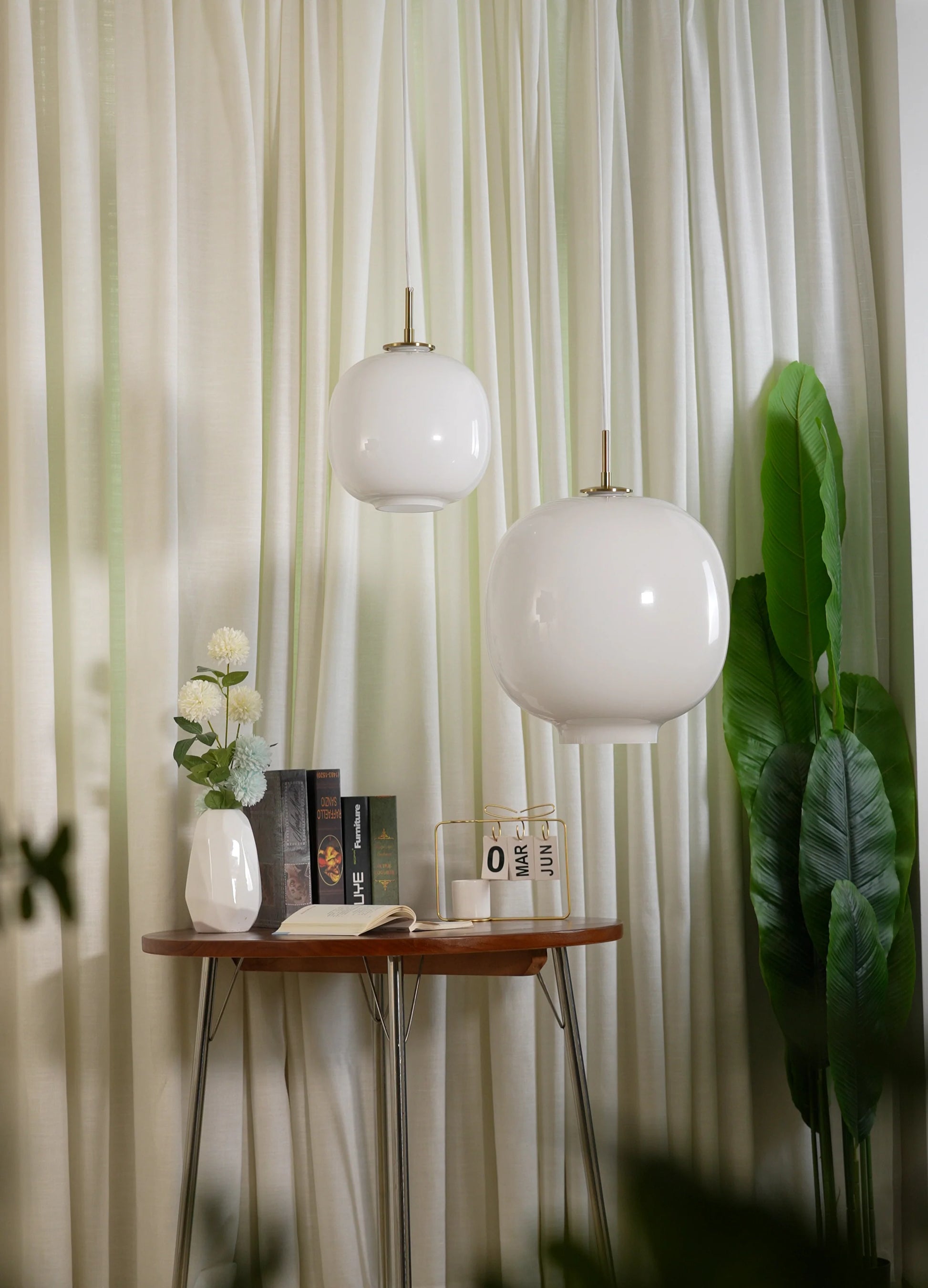 Radiohus Glass Pendant Lamp - Nuvé