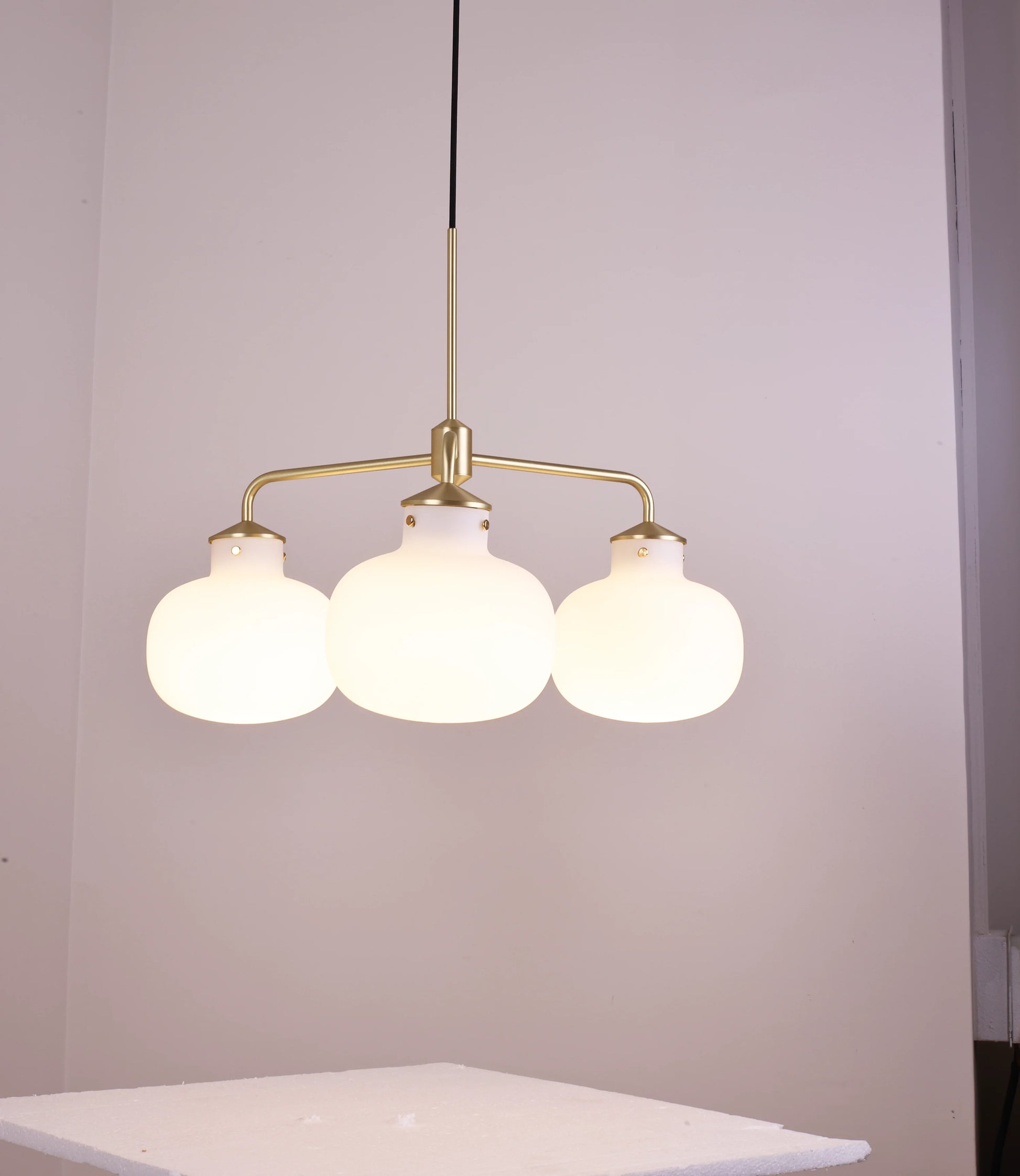 Modern Raito Opal Glass Chandelier - Nuvé