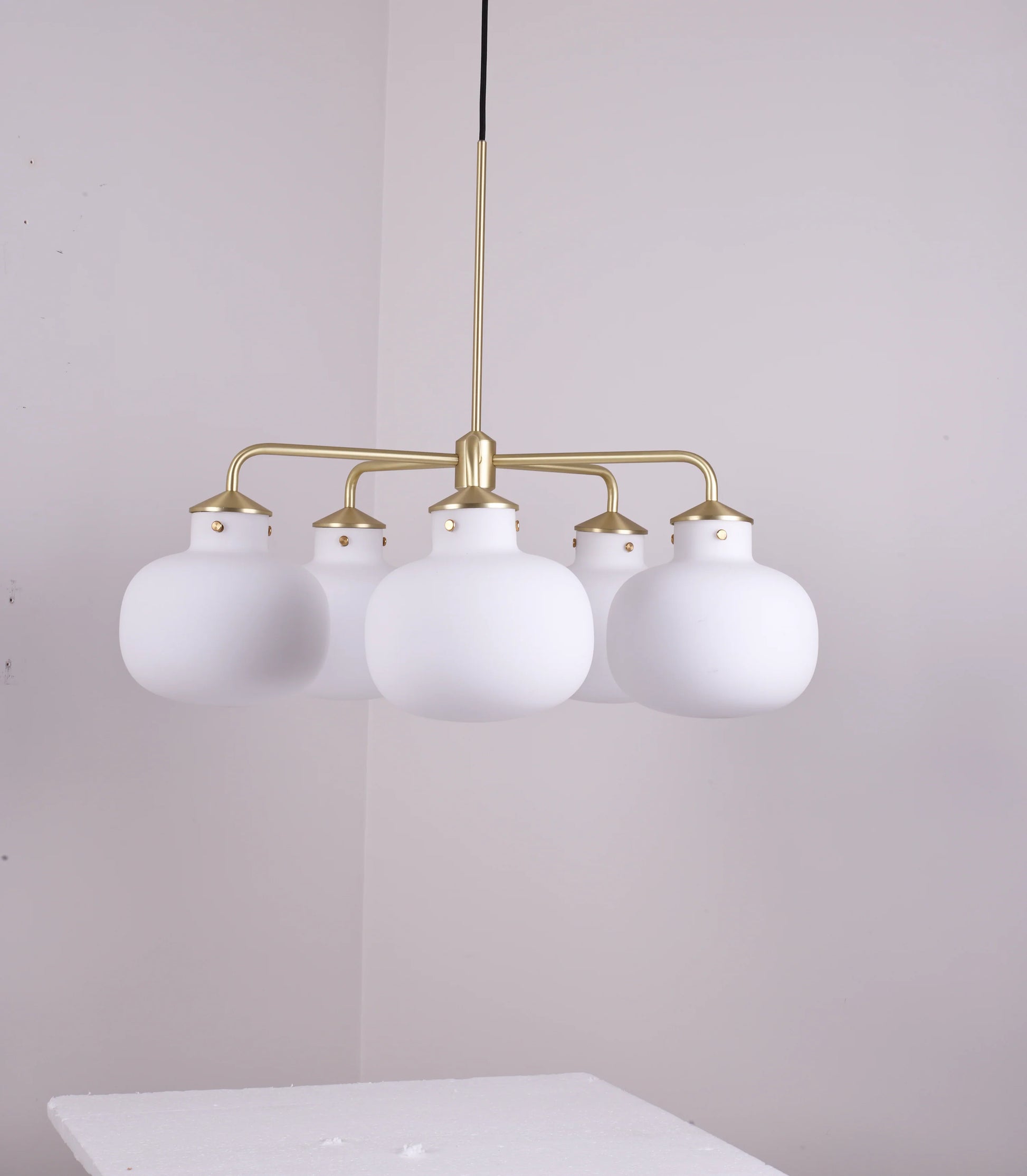 Modern Raito Opal Glass Chandelier - Nuvé