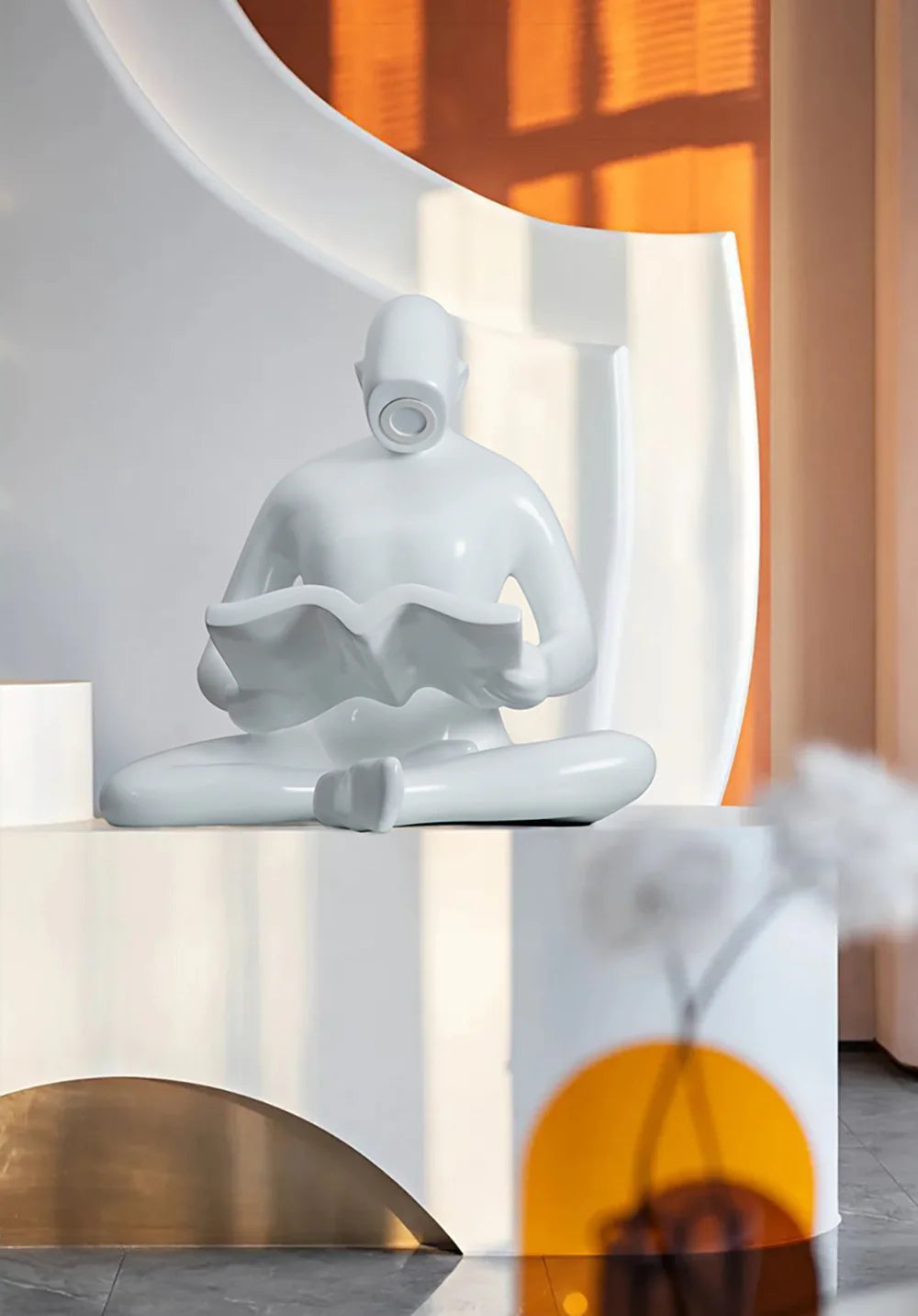 Reading Human Sculpture Floor Lamp - Nuvé