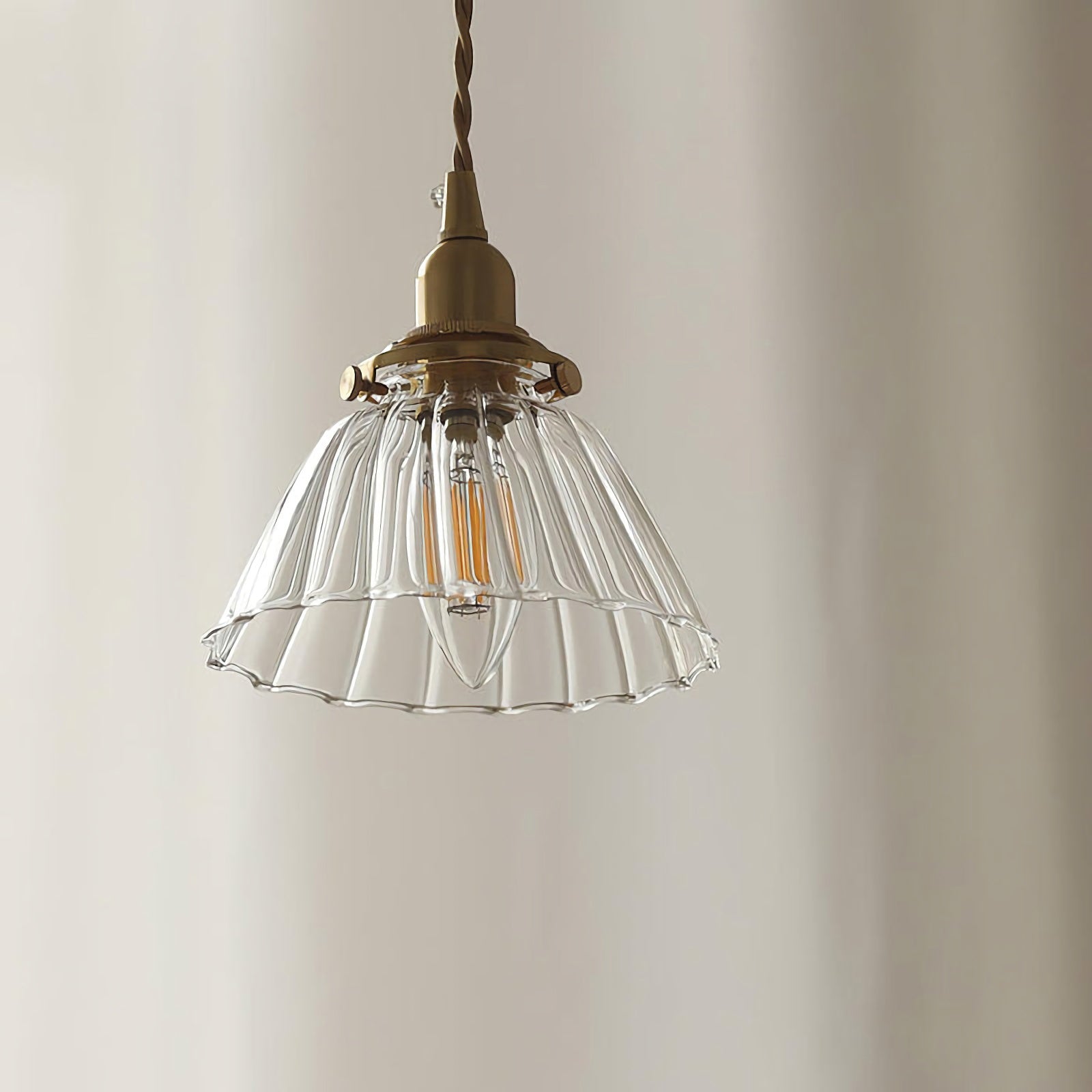 Retro Ribbed Glass Pendant Light - Nuvé