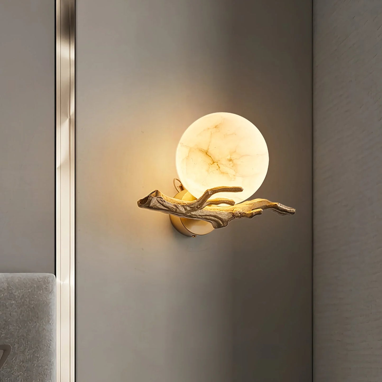 Retro Twigs Round Alabaster Wall Lamp - Nuvé