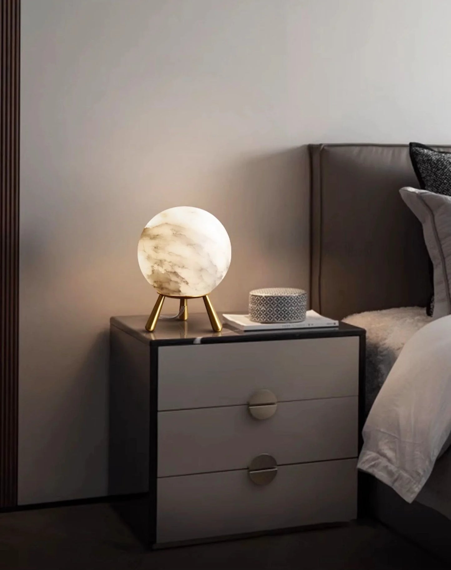Romi Alabaster Table Lamp - Nuvé