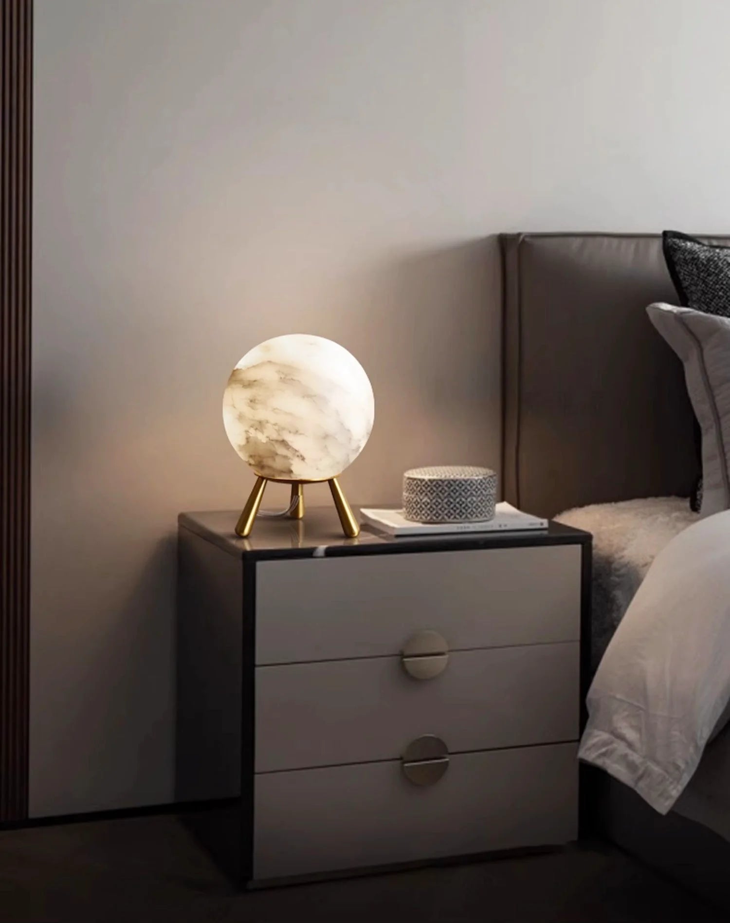 Romi Alabaster Table Lamp - Nuvé