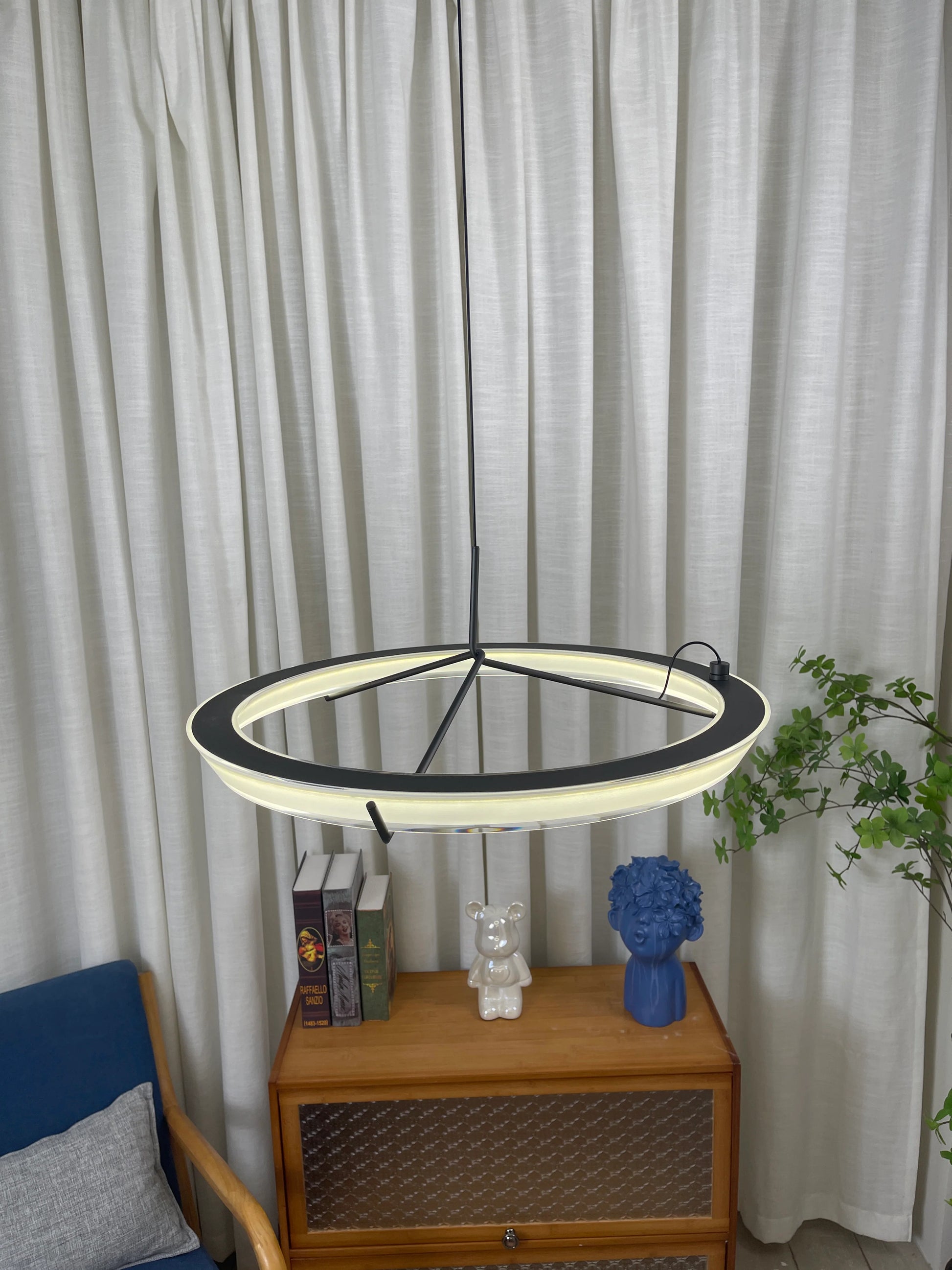 Round Vielle Acrylic Pendant Lamp - Nuvé