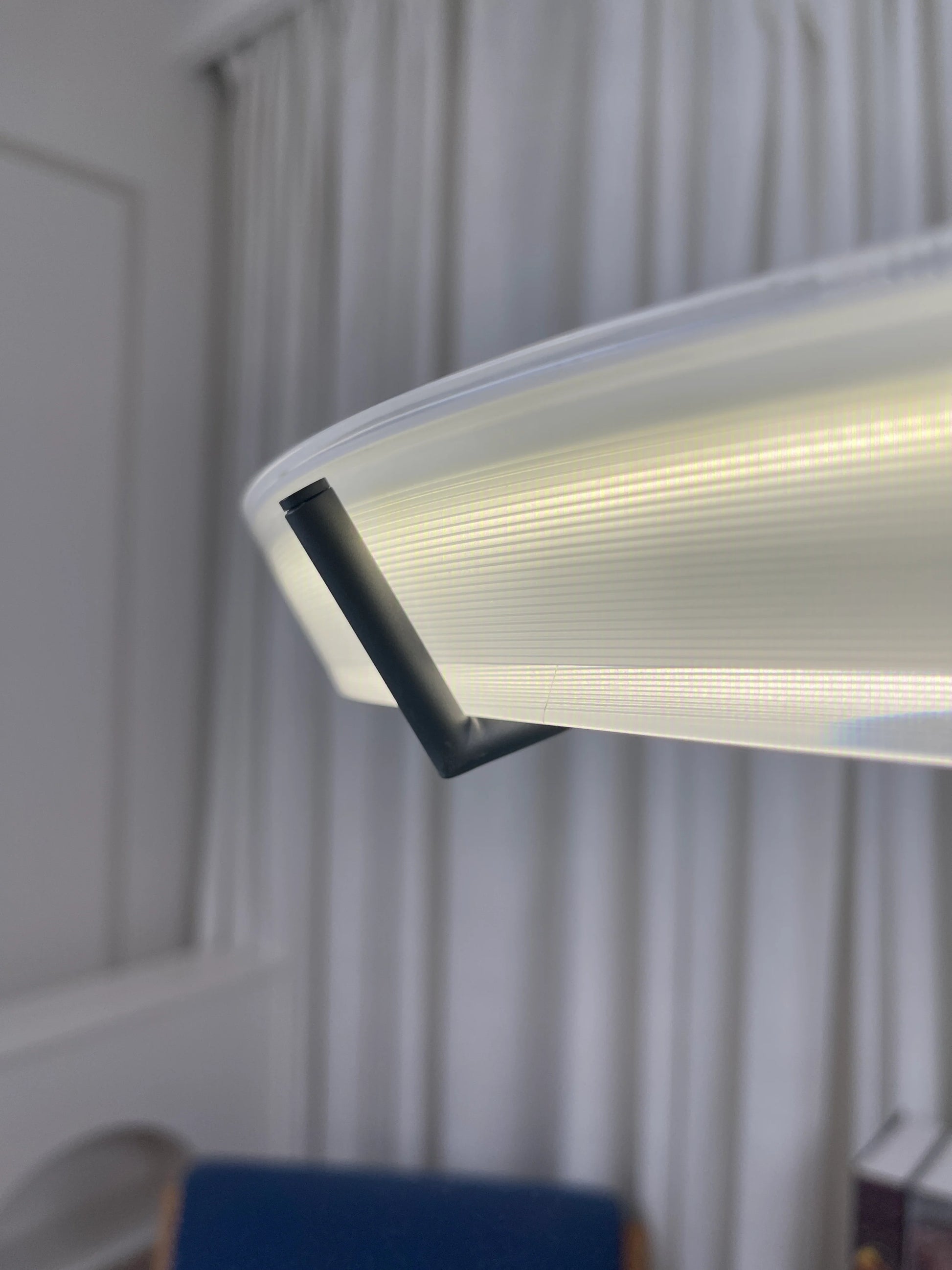 Round Vielle Acrylic Pendant Lamp - Nuvé