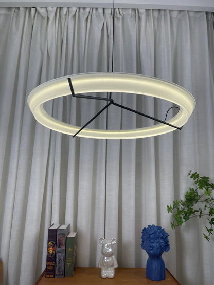 Round Vielle Acrylic Pendant Lamp - Nuvé