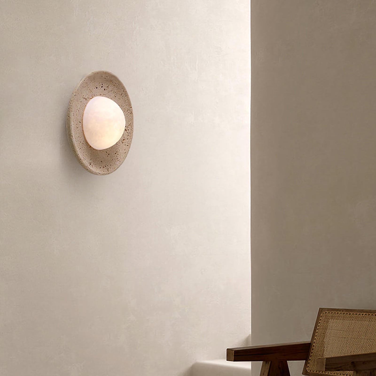 Round Travertine Wall Lamp - Nuvé