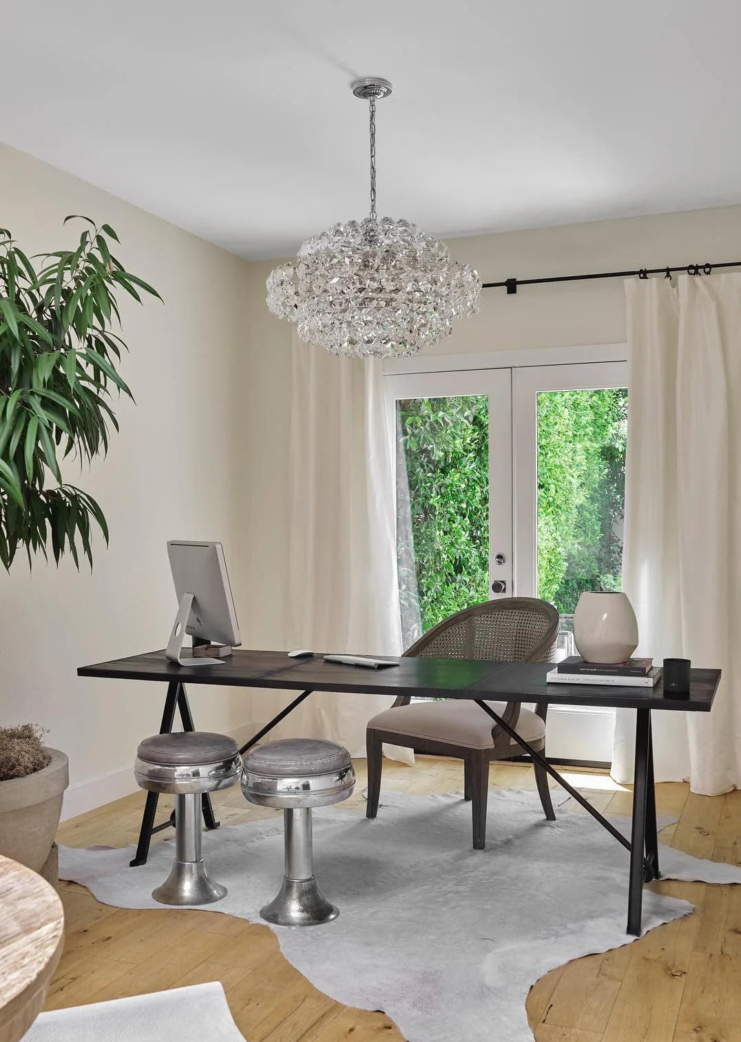 Sanger Glass Chandelier - Nuvé