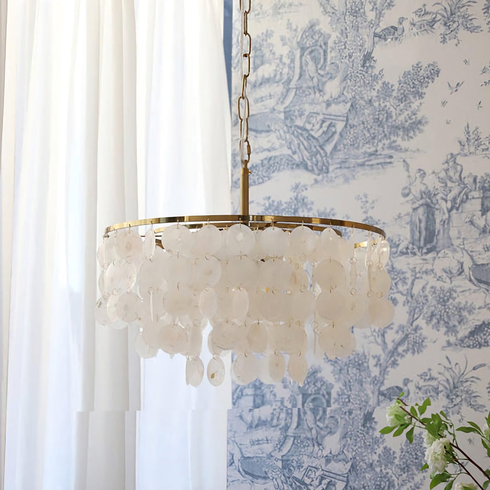 Shell Wind Chime Chandelier - Nuvé