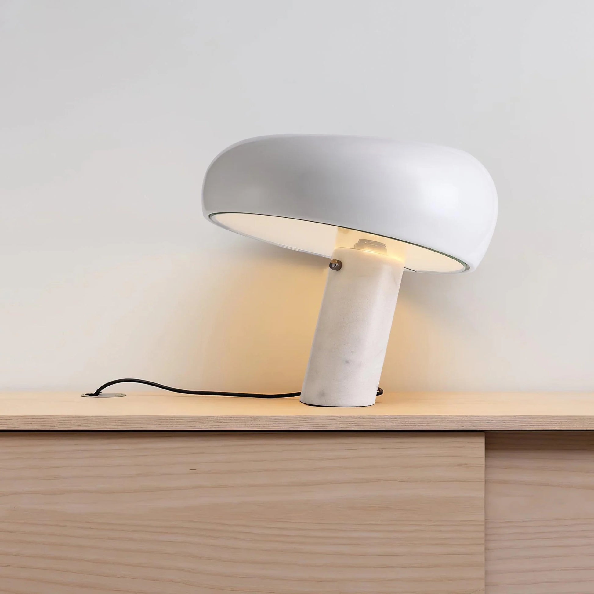 Snoopy Marble Table Lamp - Nuvé