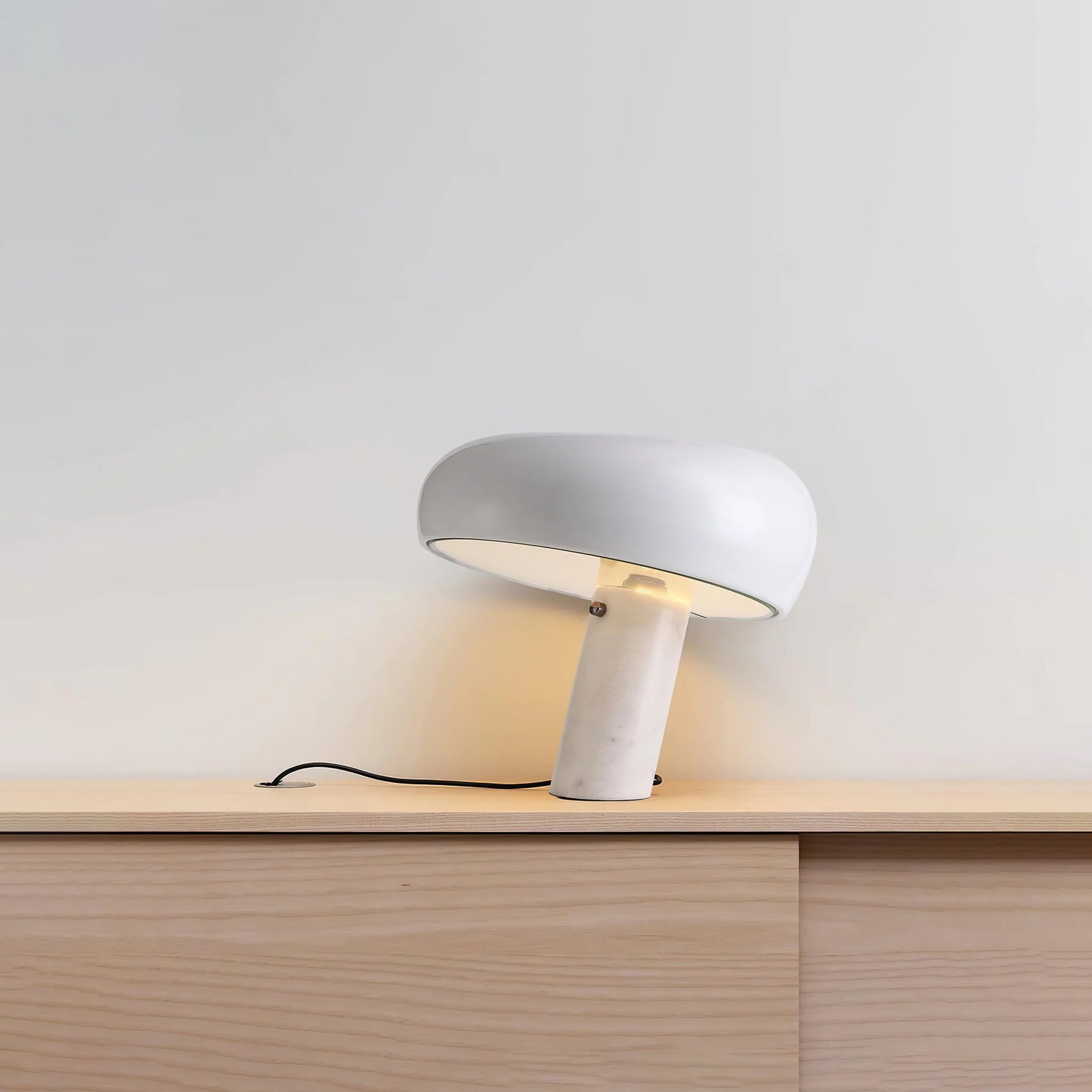 Snoopy Marble Table Lamp - Nuvé