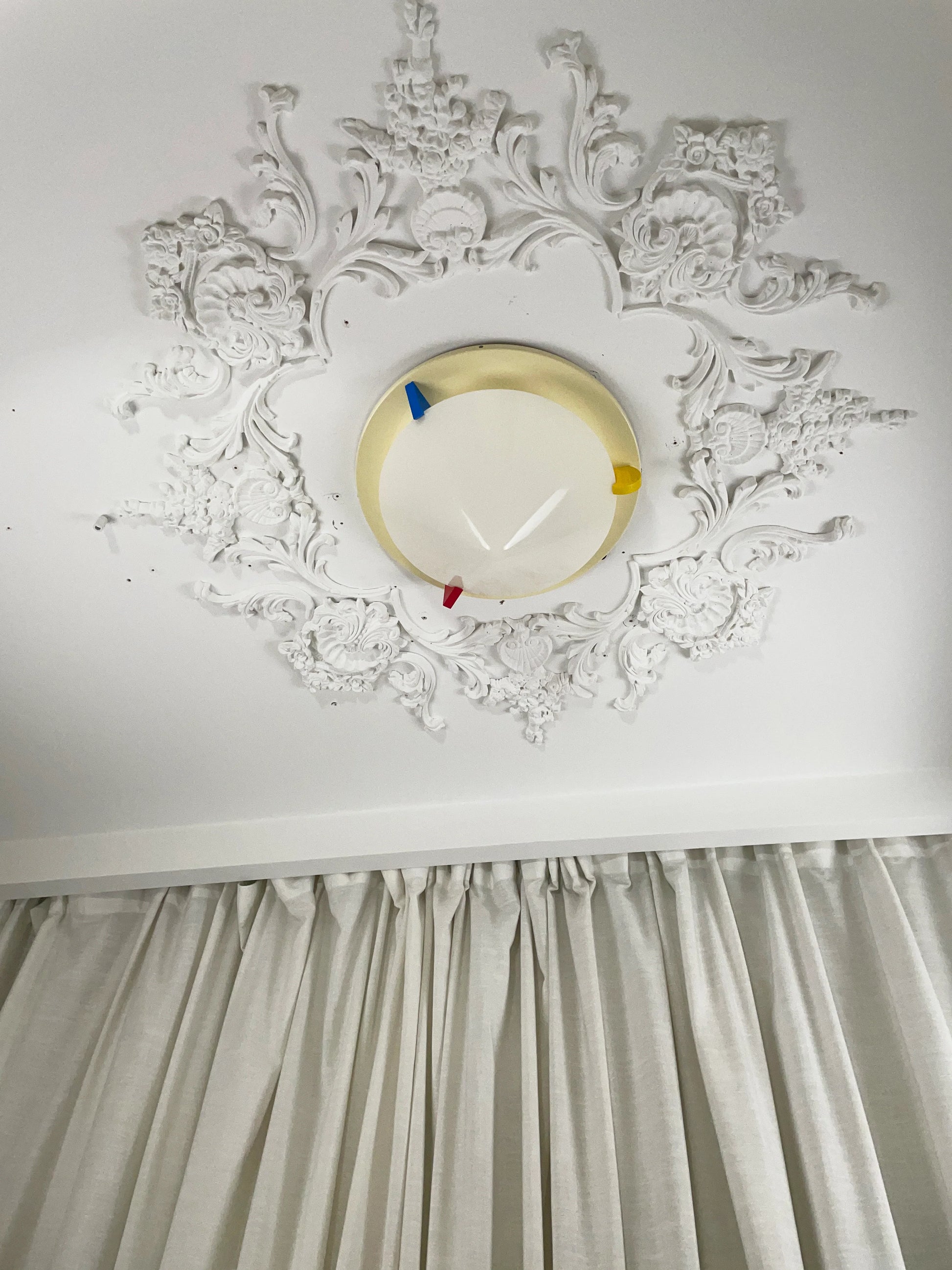 Modern Stoja Acryli Ceiling Lamp - Nuvé