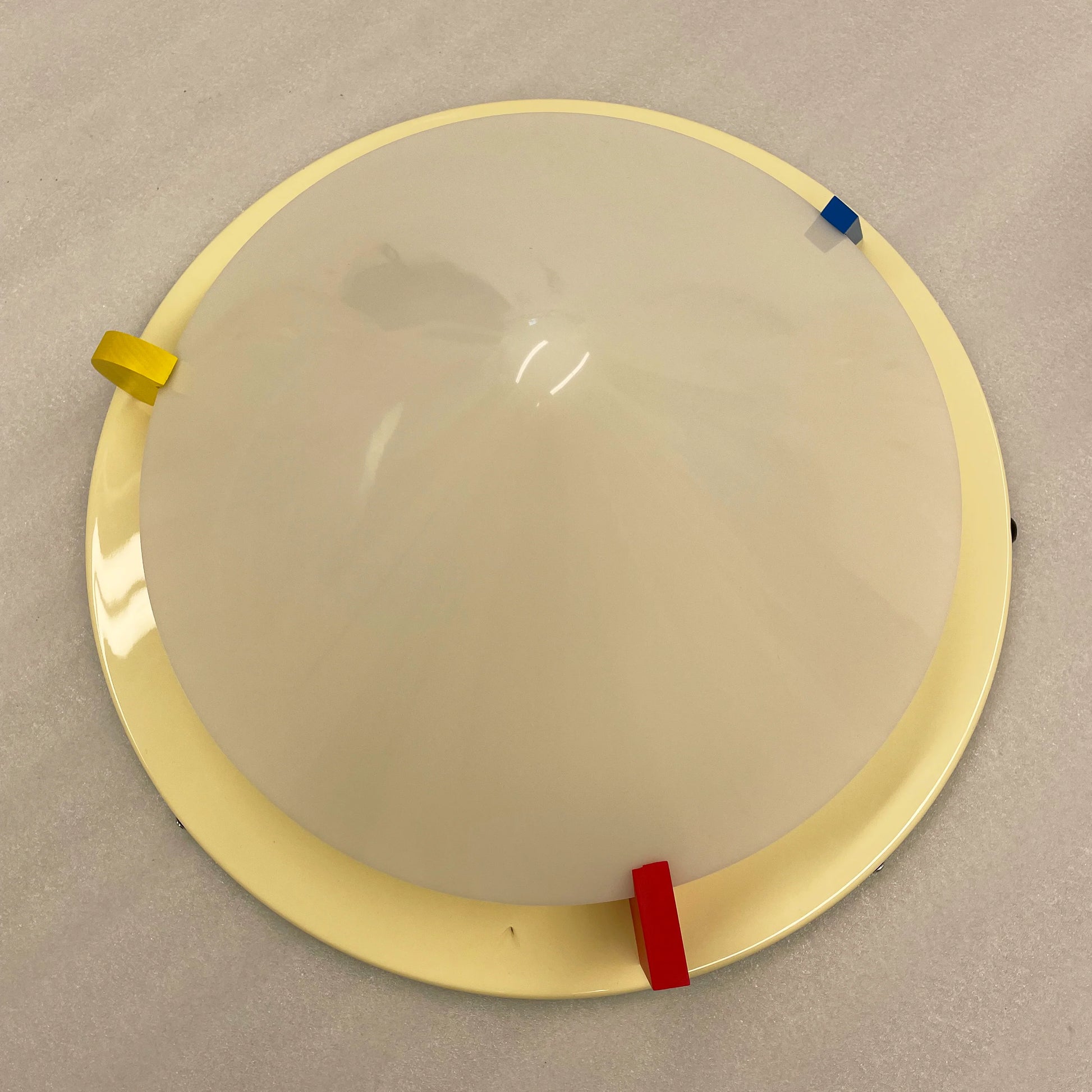 Modern Stoja Acryli Ceiling Lamp - Nuvé