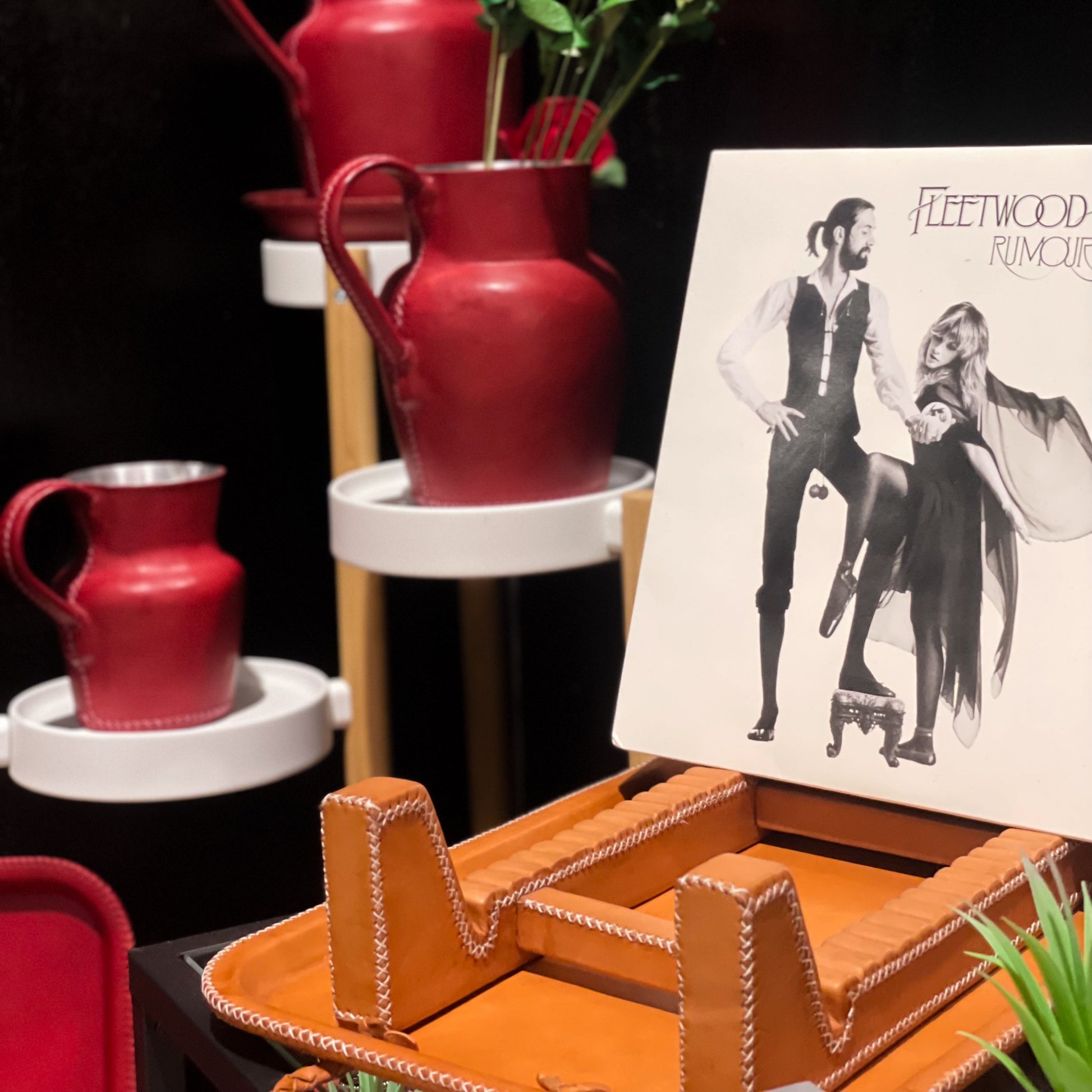 Disco | Leather Record Stand - Nuvé