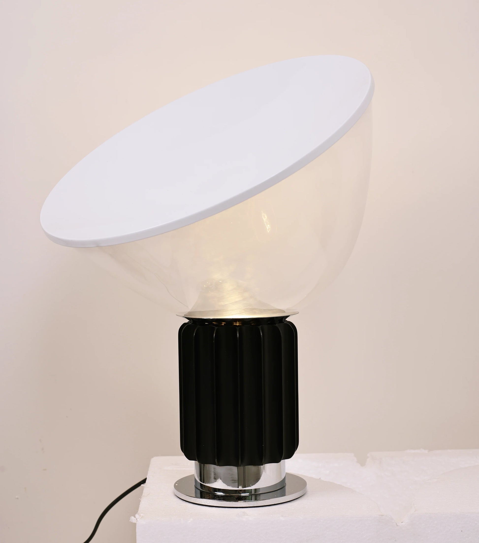 Taccia Glass Table Lamp - Nuvé