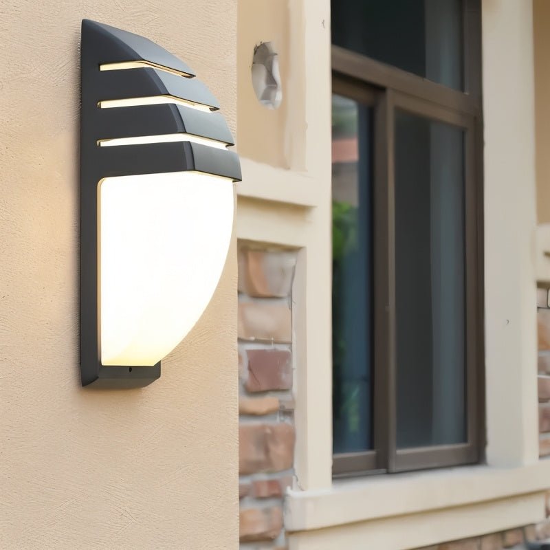 Taura Outdoor Wall Lamp - Nuvé