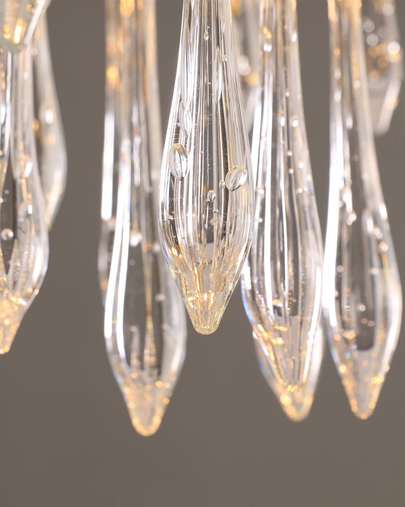 Teardrop Round Crystal Ceiling Lamp - Nuvé