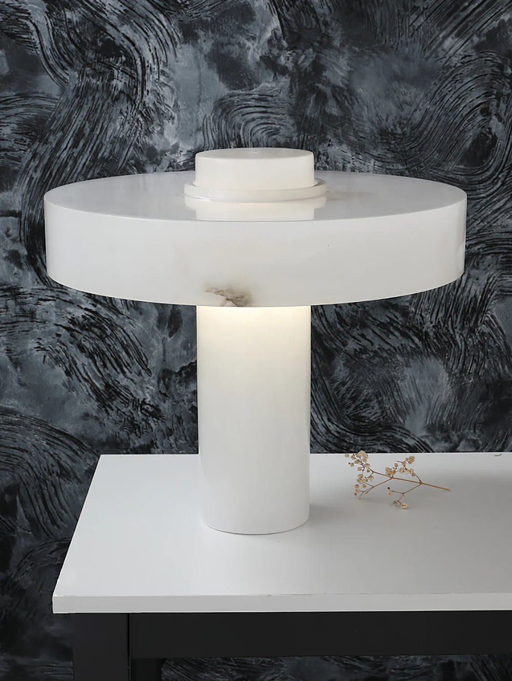 Tramonto Alabaster Table Lamp - Nuvé