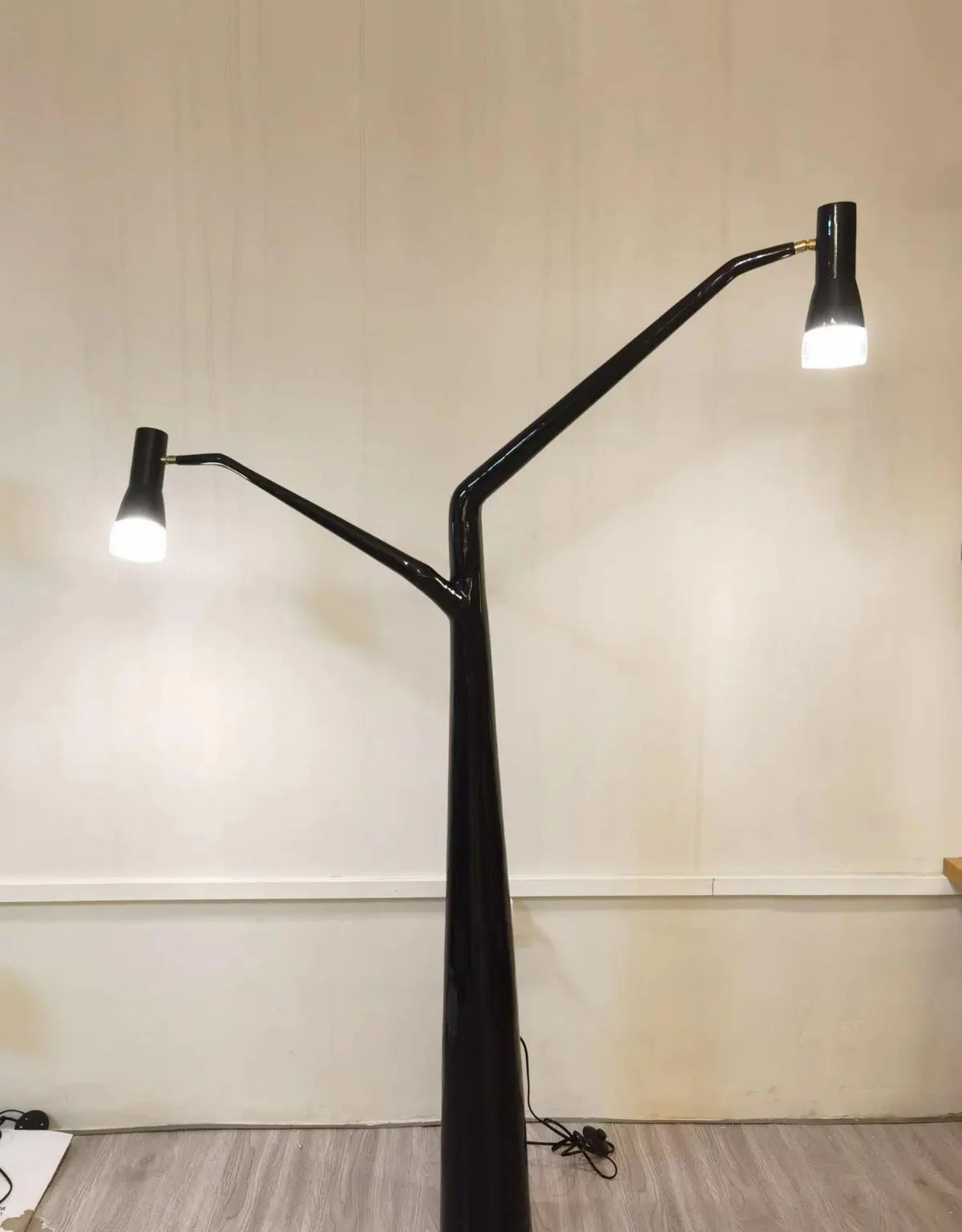 Tree Shape Sculpture Floor Lamp - Nuvé