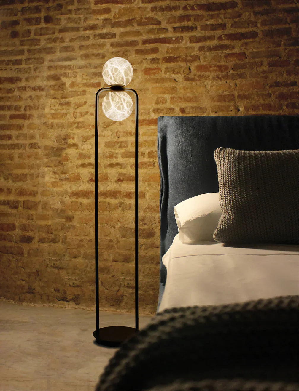 Alabaster Tribeca Black Floor Lamp - Nuvé