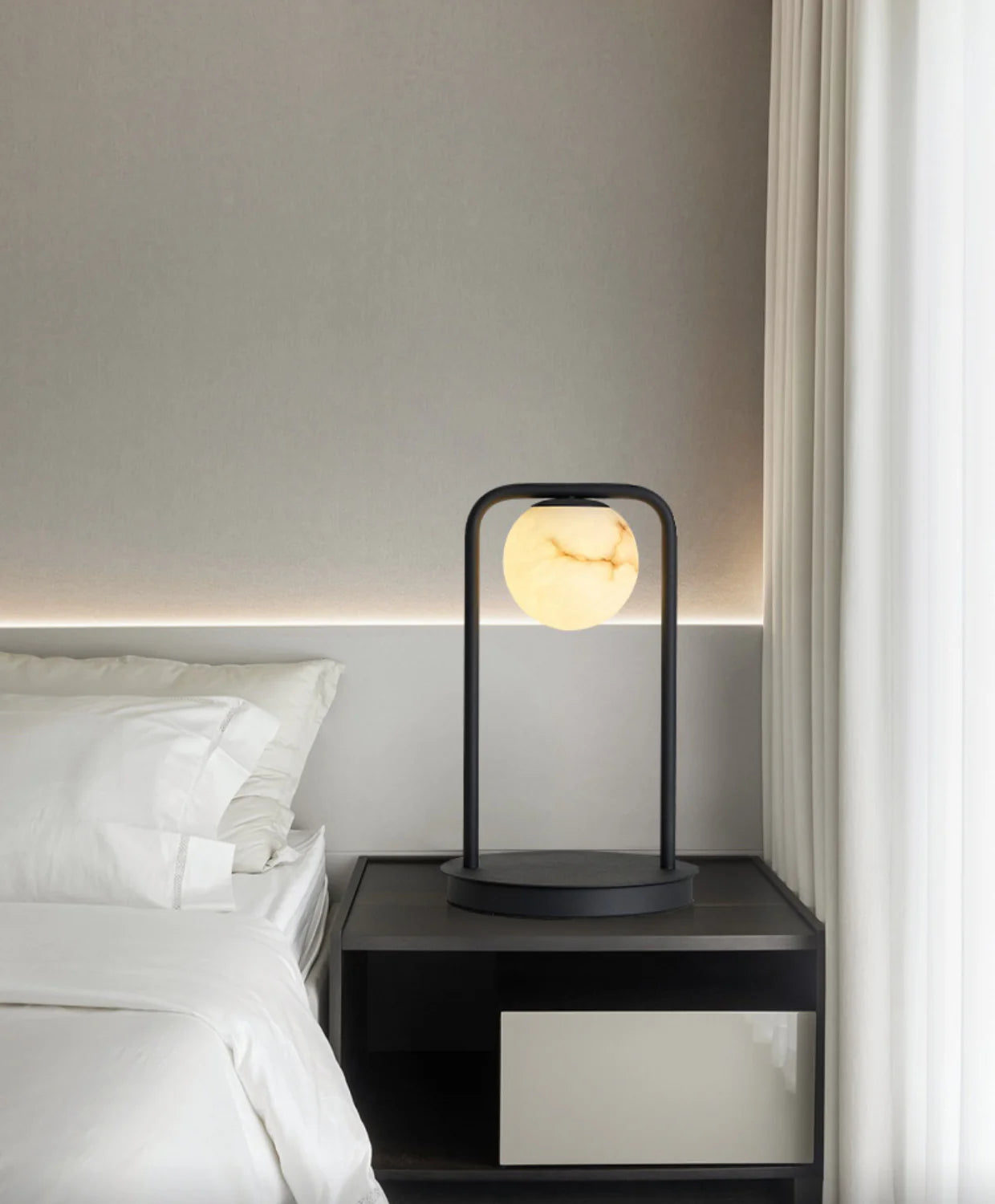 Alabaster Tribeca Black Table Lamp - Nuvé