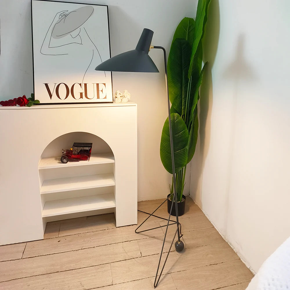 Tripod HM8 Floor Lamp - Nuvé