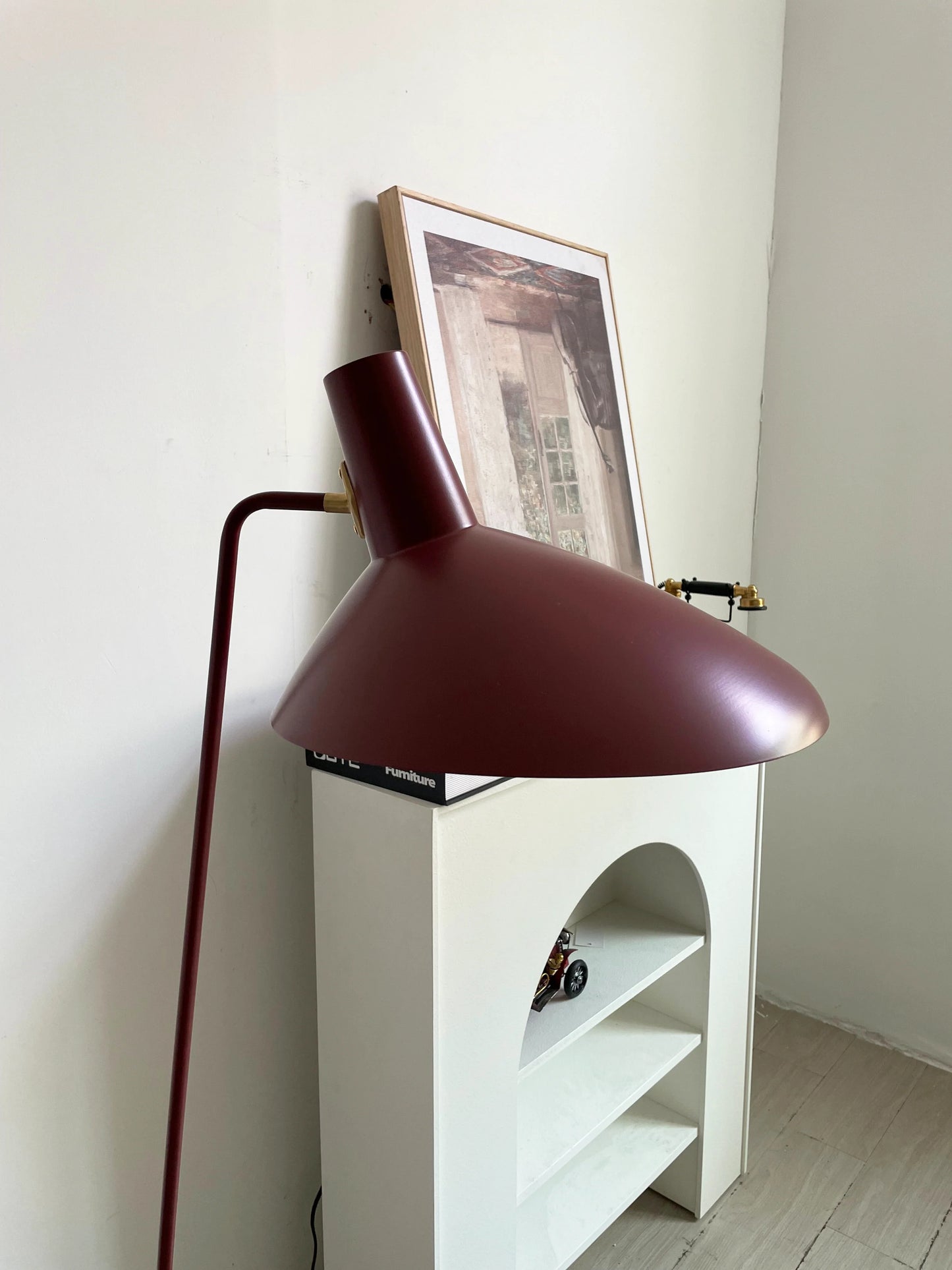 Tripod HM8 Floor Lamp - Nuvé